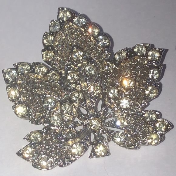 Angel Brand Vintage Silver Tone Sparkling Leaf Brooch - Picture 3 of 5